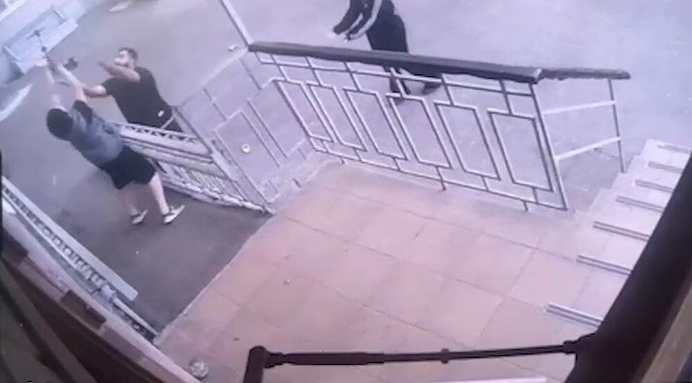 Не все герои носят плащи