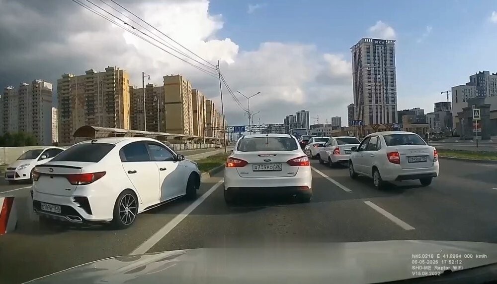 Что там происходит?