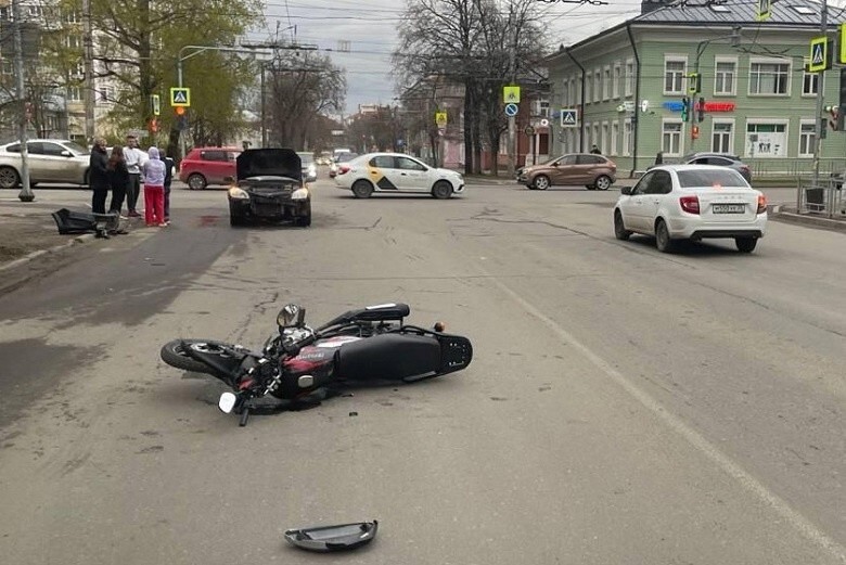 Зря она на мотоцикл села