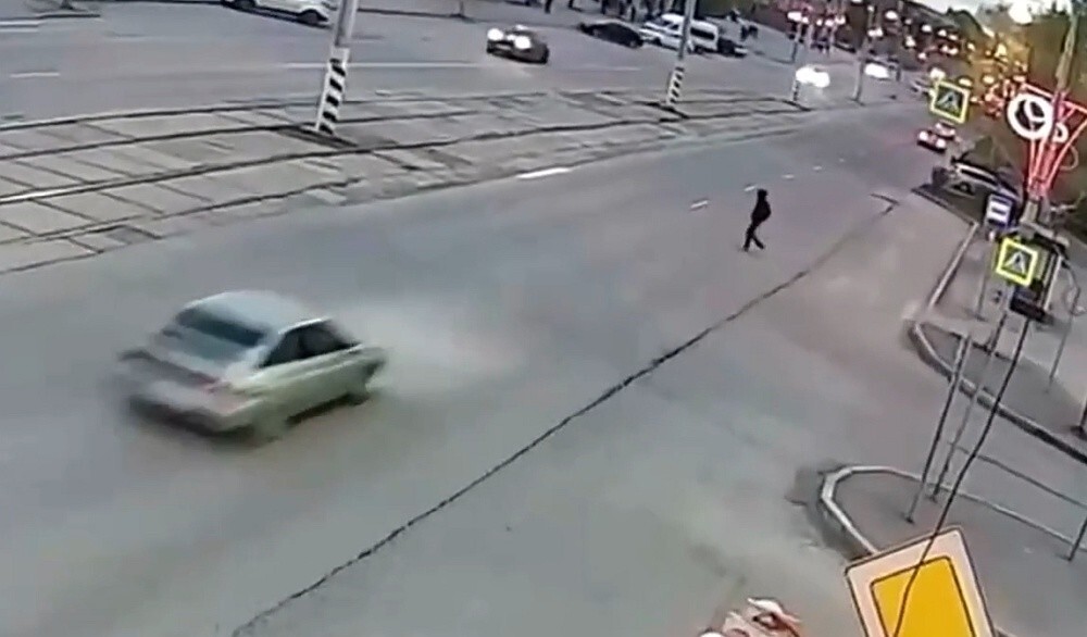 На дороге главное это ПДД и предсказуемость