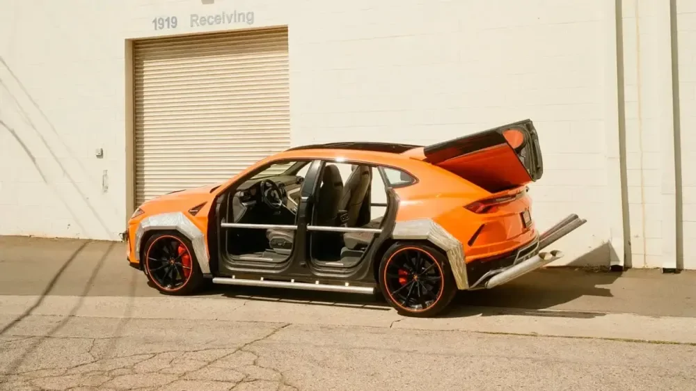 Lamborghini Urus лишили дверей по заказу известного рэпера