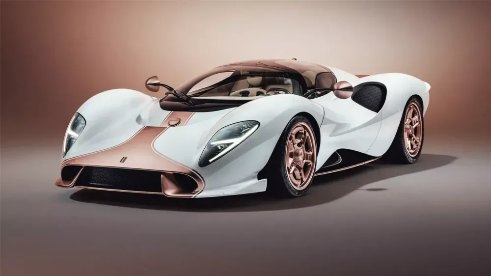 Первый суперкар De Tomaso P72 показали через 6 лет после премьеры