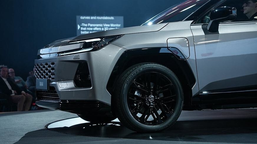  Toyota представила новый RAV4
