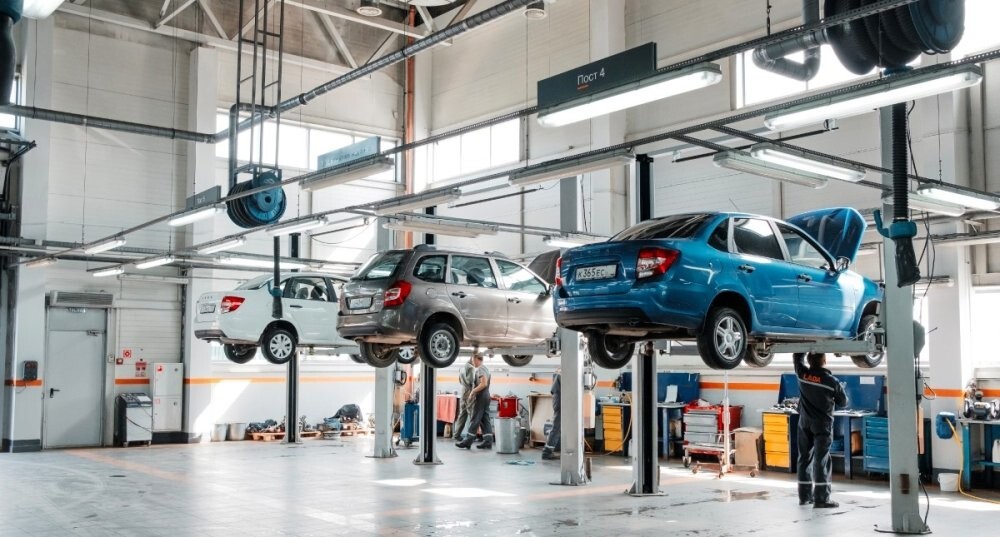 На новых автомобилях LADA 2023–2024 годов массово ломаются усилители руля