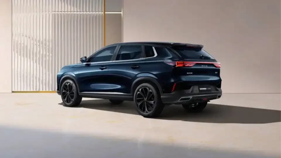 Dongfeng показал новый кроссовер для России - Huge