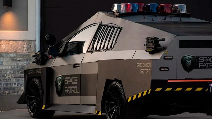 Toyota Prius превратили в копию Cybertruck в США