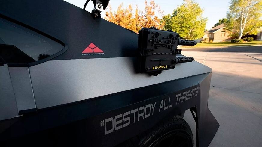 Toyota Prius превратили в копию Cybertruck в США