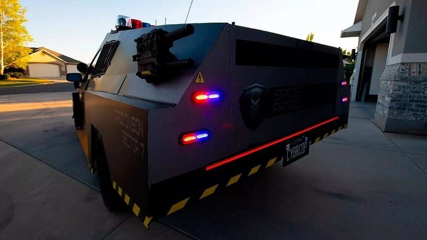 Toyota Prius превратили в копию Cybertruck в США