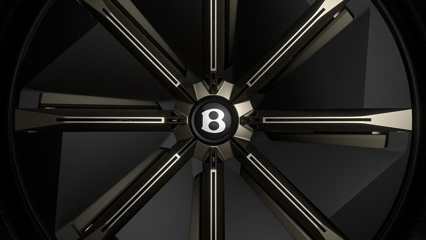 Bentley представил свой первый электрический 3-местный кроссовер