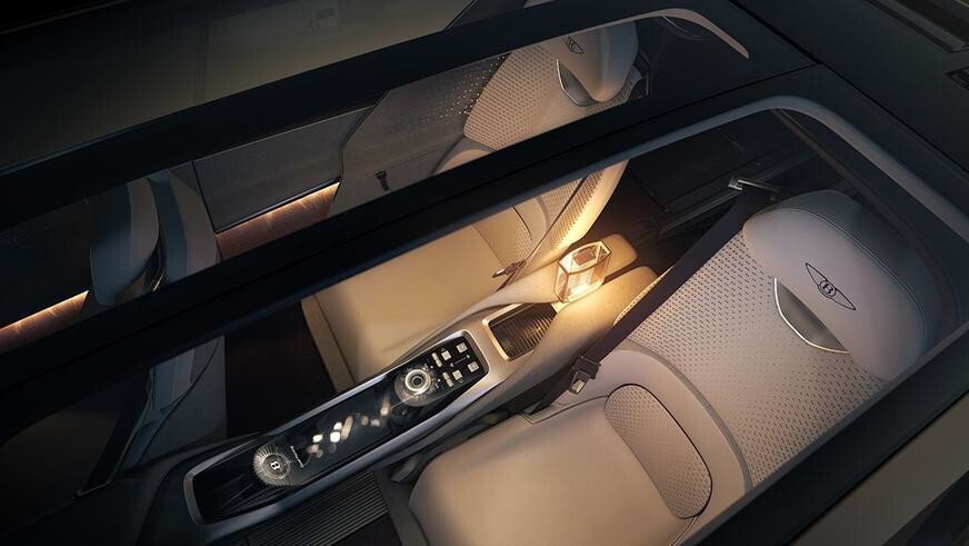 Bentley представил свой первый электрический 3-местный кроссовер