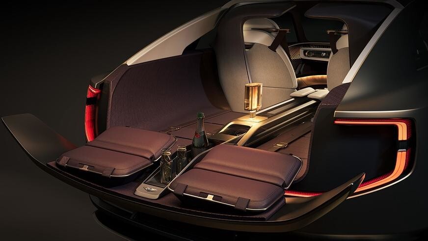 Bentley представил свой первый электрический 3-местный кроссовер