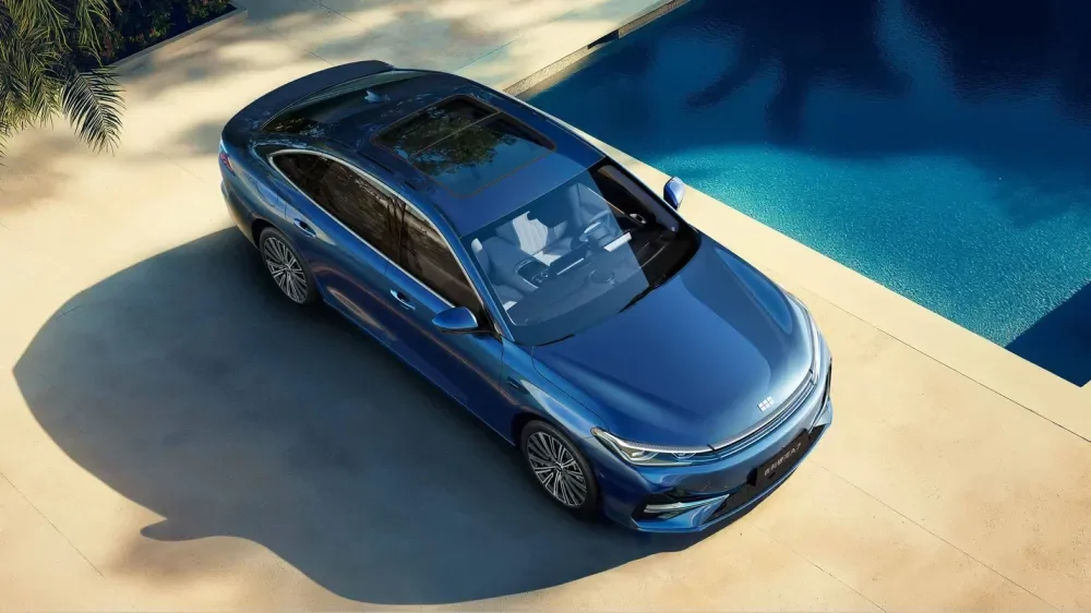 Новый гибридный седан Geely Galaxy A7 оценили в Китае в 1,1 миллиона рублей