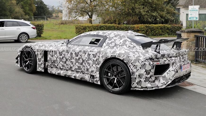  Lexus неожиданно показал сразу два суперкара