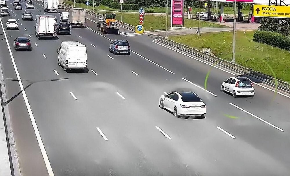 Смотрел по зеркалам и остался жив