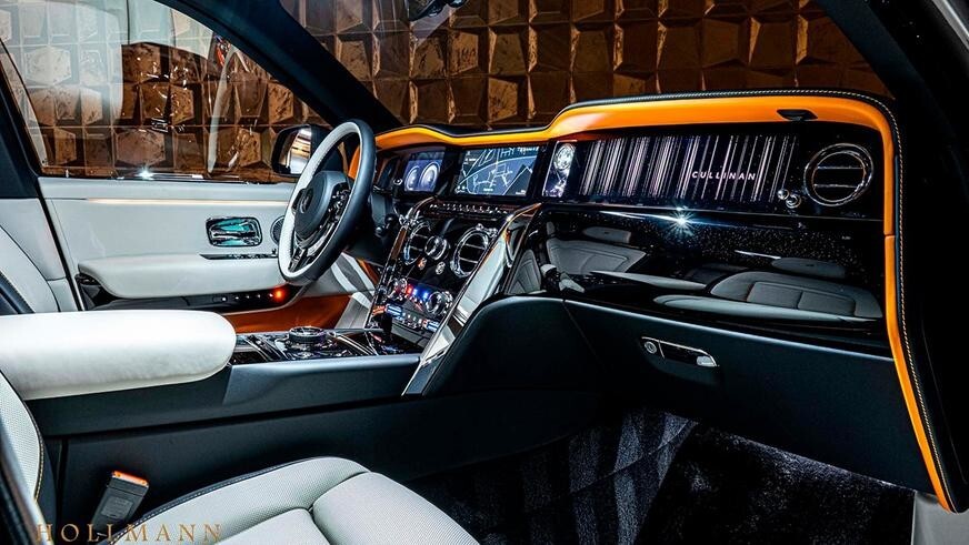 На продажу выставили очень дорогой Rolls-Royce Cullinan от Mansory