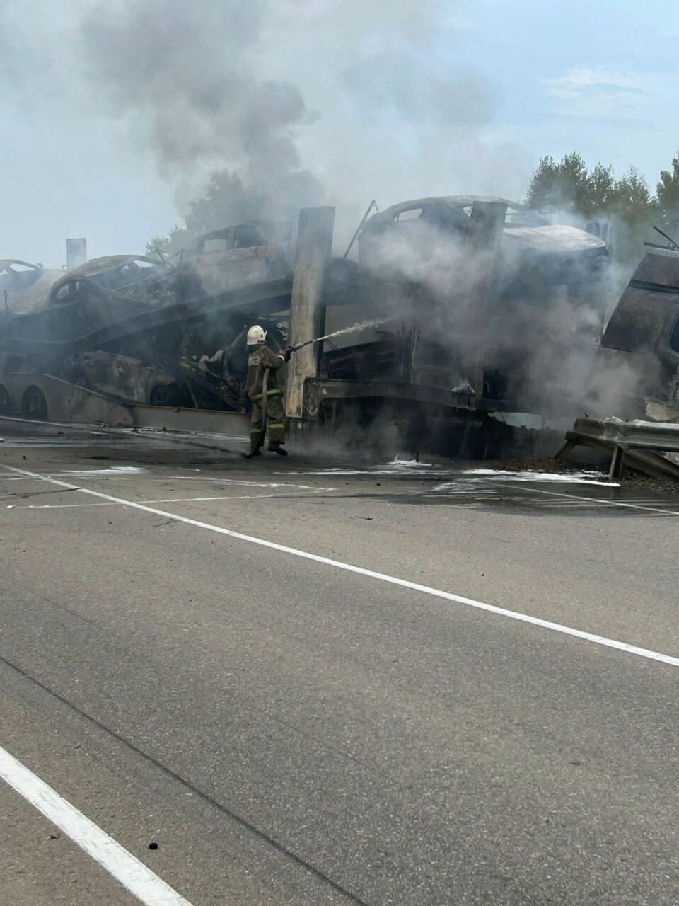 Бетономешалка столкнулась с автовозом
