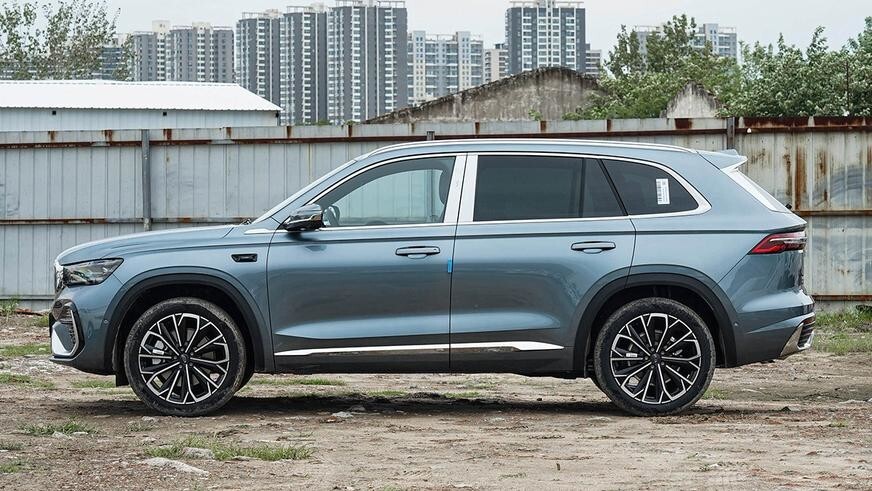 В Китае начались продажи обновлённых Geely Monjaro и Preface