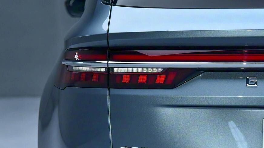 В Китае начались продажи обновлённых Geely Monjaro и Preface