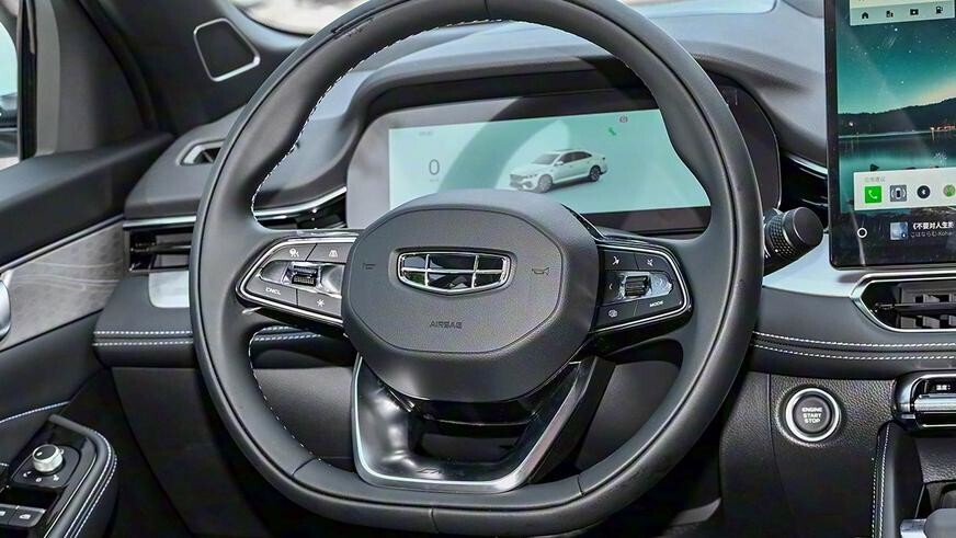 В Китае начались продажи обновлённых Geely Monjaro и Preface