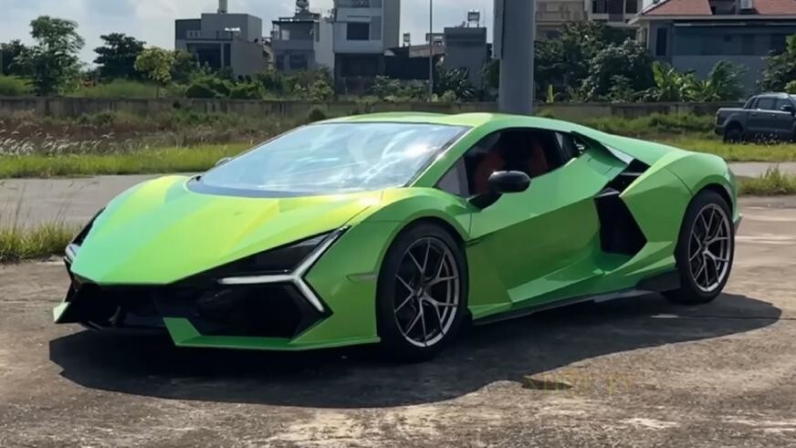 Во Вьетнаме сделали реплику Lamborghini из старого Nissan