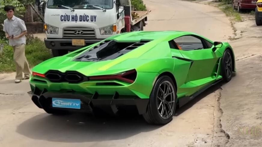 Во Вьетнаме сделали реплику Lamborghini из старого Nissan