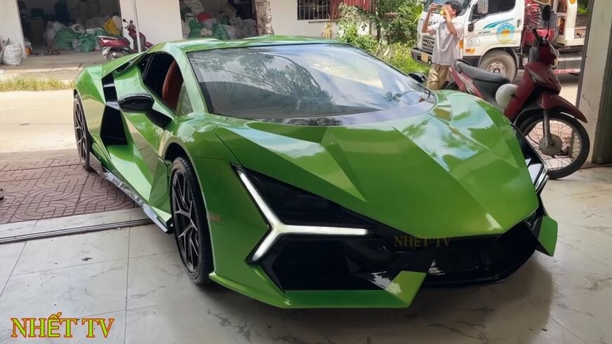 Во Вьетнаме сделали реплику Lamborghini из старого Nissan