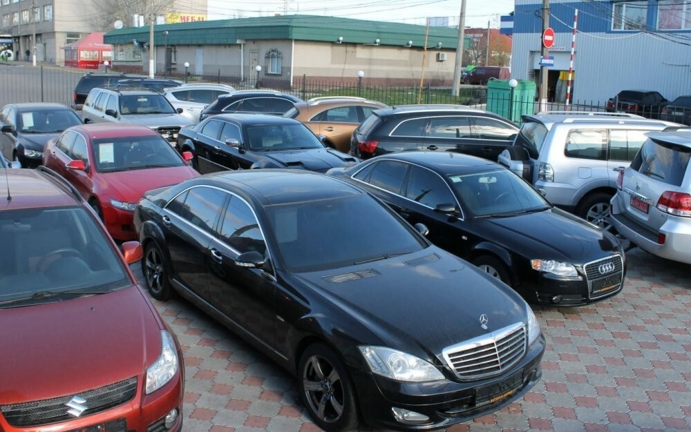 Средний возраст автомобилей в России непрерывно растёт Средний возраст автомобилей в России непрерывно растёт