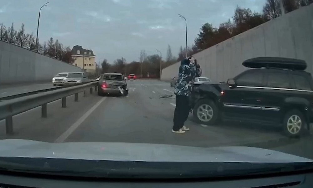 Проспал стоящий автомобиль