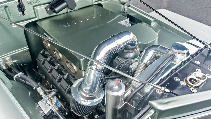 Несколько автомобилей разбили прямо на аукционе Mecum