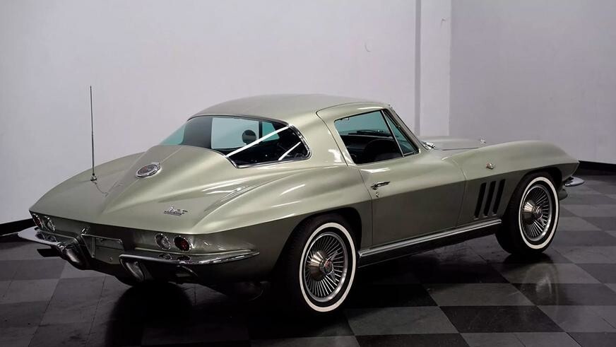 Несколько автомобилей разбили прямо на аукционе Mecum