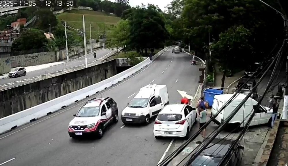 Погоня за грабителем, угнавшим фургон с молочной продукцией