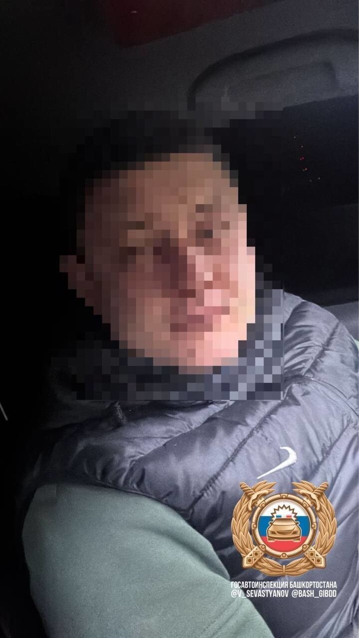 Пьяный и ранее лишённый прав водитель BMW сбил двух девушек, и скрылся