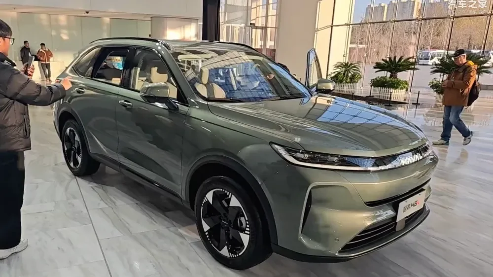 Новый кроссовер Haval H6L начали продавать в Китае по цене Lada Iskra