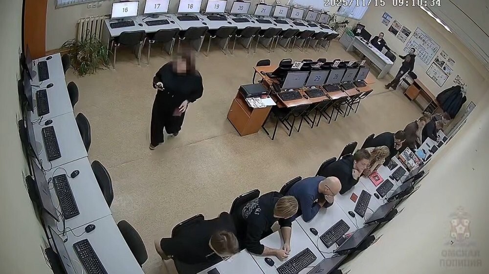 Профессор, конечно, лопух, но аппаратура при нём-мм, при нём-мм! 