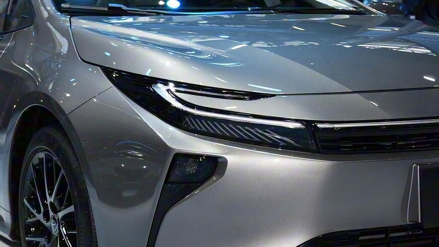 Toyota Corolla получила новую внешность, но пока только для Китая