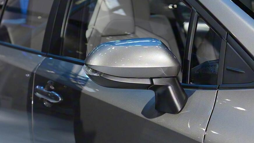 Toyota Corolla получила новую внешность, но пока только для Китая