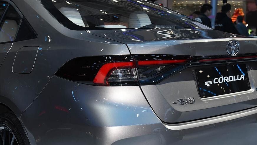 Toyota Corolla получила новую внешность, но пока только для Китая