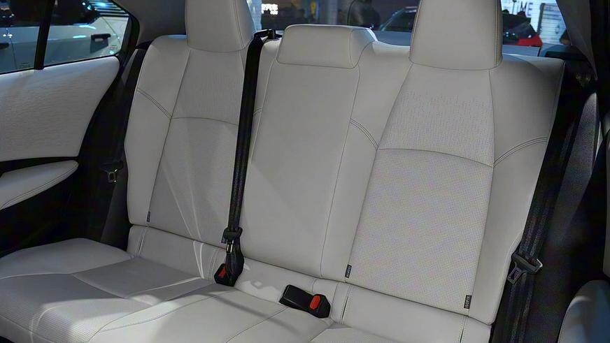 Toyota Corolla получила новую внешность, но пока только для Китая