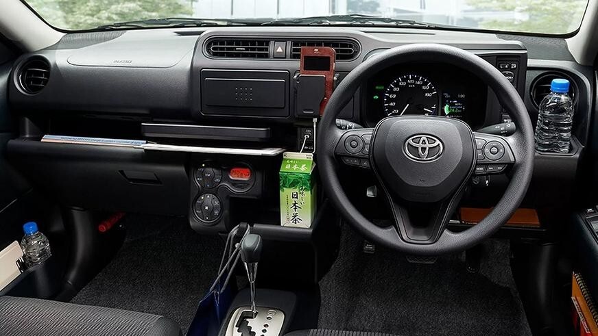 В Японии до сих пор можно приобрести новую вместительную «тойоту» за 12 000 $