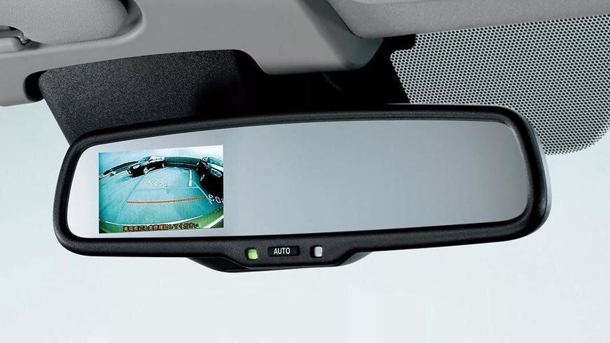 В Японии до сих пор можно приобрести новую вместительную «тойоту» за 12 000 $