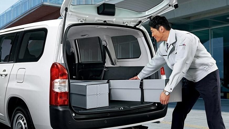 В Японии до сих пор можно приобрести новую вместительную «тойоту» за 12 000 $