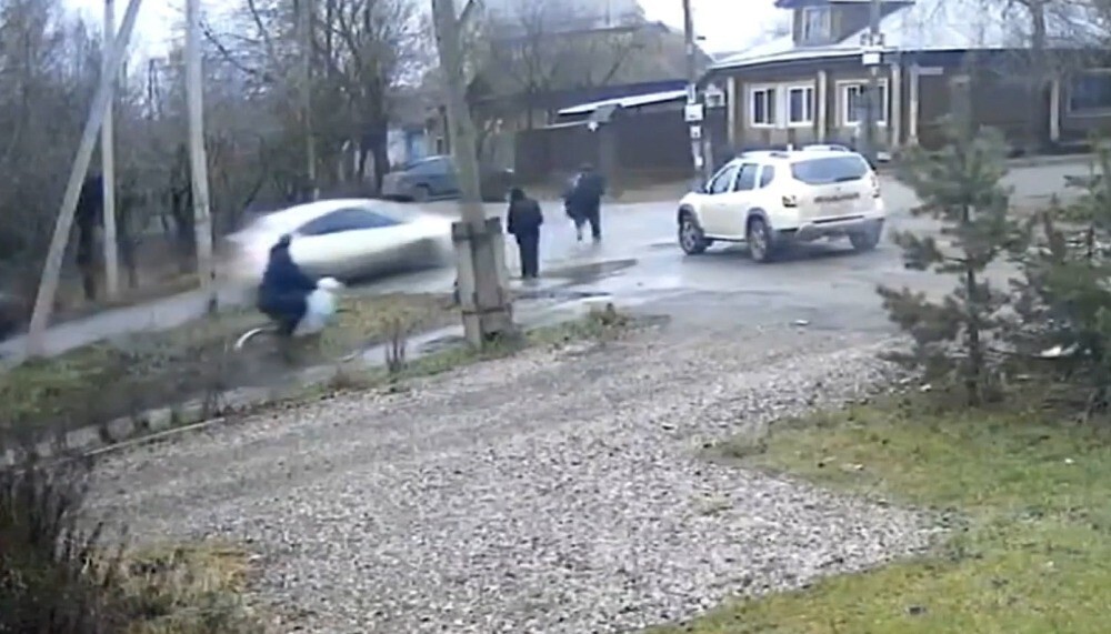 Как упитанный мальчик машину сбил