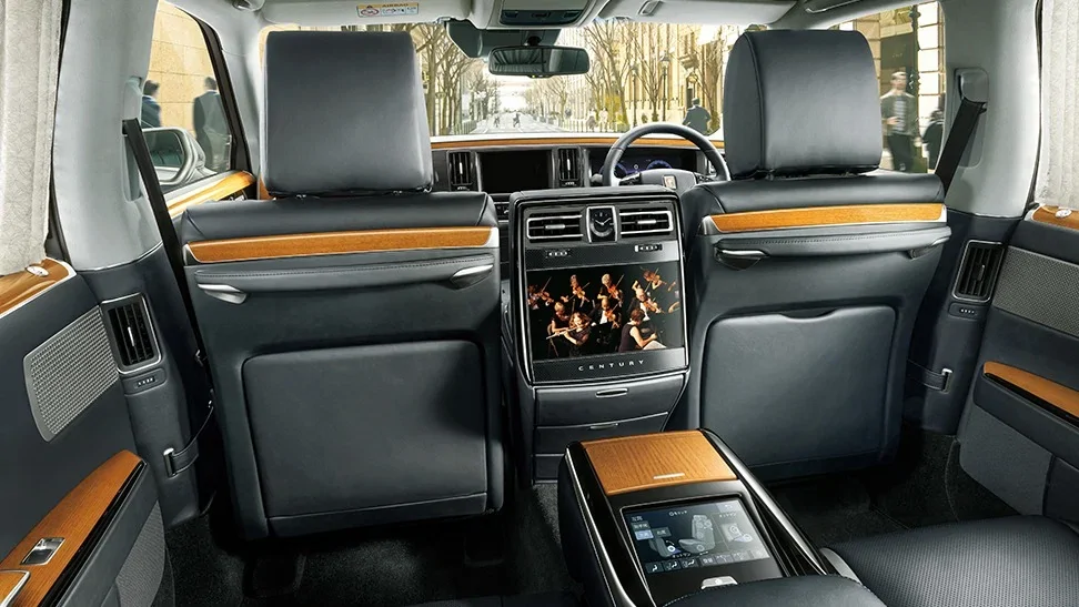 Toyota обновила роскошный седан Century впервые с 2018 года