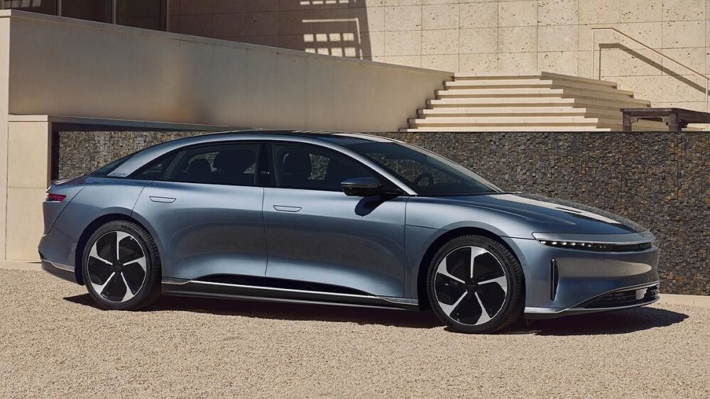 Ещё один электромобиль в США окирпичился из-за воды на полу