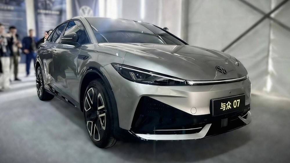 Появились живые фото нового батарейного Volkswagen для Китая