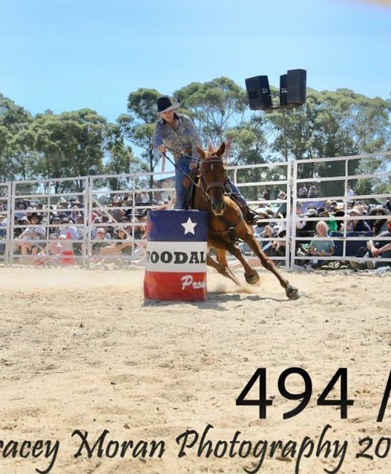 Шторм Хоган —   горячая 19-летняя ковбойша из Австралии
