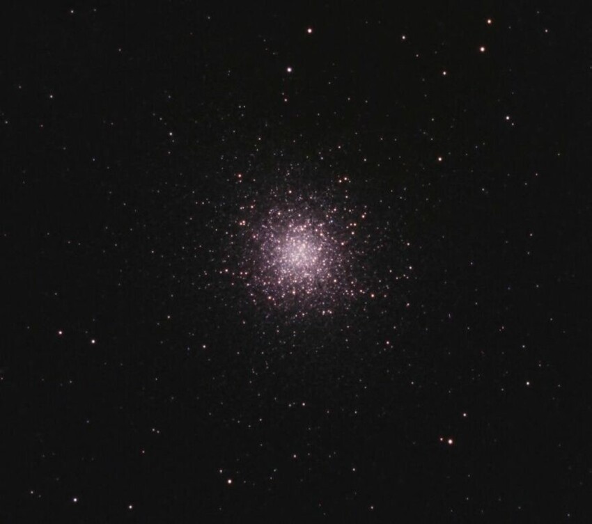 32. M13 — шаровое звездное скопление в созвездии Геркулеса