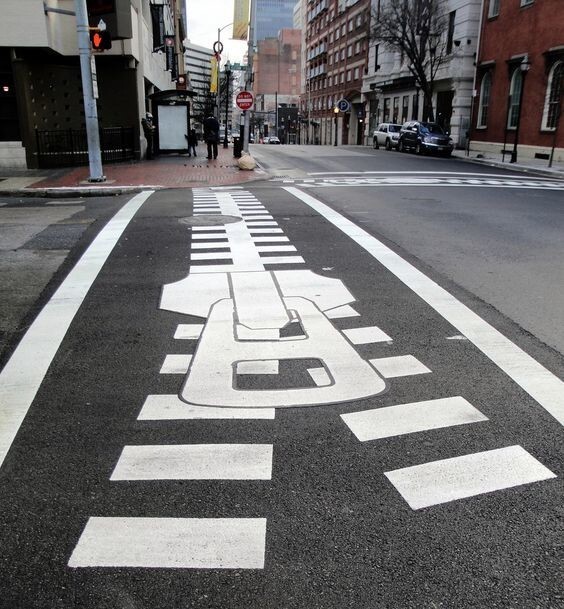 13. А какой самый необычный пешеходный переход есть у вас в городе?