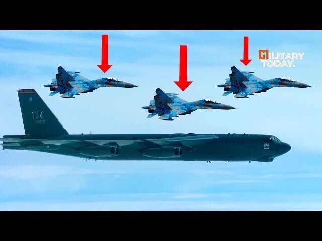 Российские Су-27 перехватили американские бомбардировщики B-52 над Черным морем 