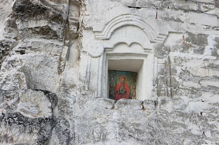 Дивногорье: как выглядит монастырь в меловых скалах